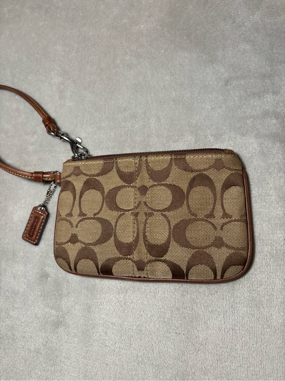 Coach Vintage Signature Wristlet - Picture 3 of 5